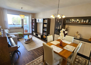 Prodej rekonstruovaného bytu 3+1 s balkonem a lodžií v širším centu Č.Budějovic